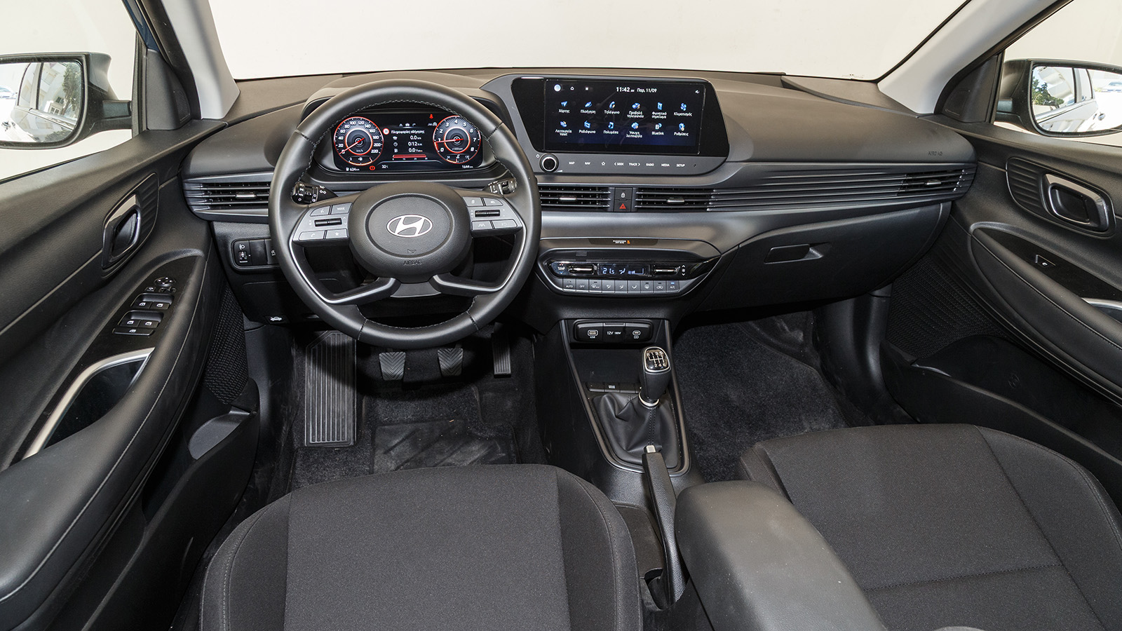 Hyundai I20. Πόσο καλό είναι σε εξοπλισμό άνεσης και ασφάλειας.